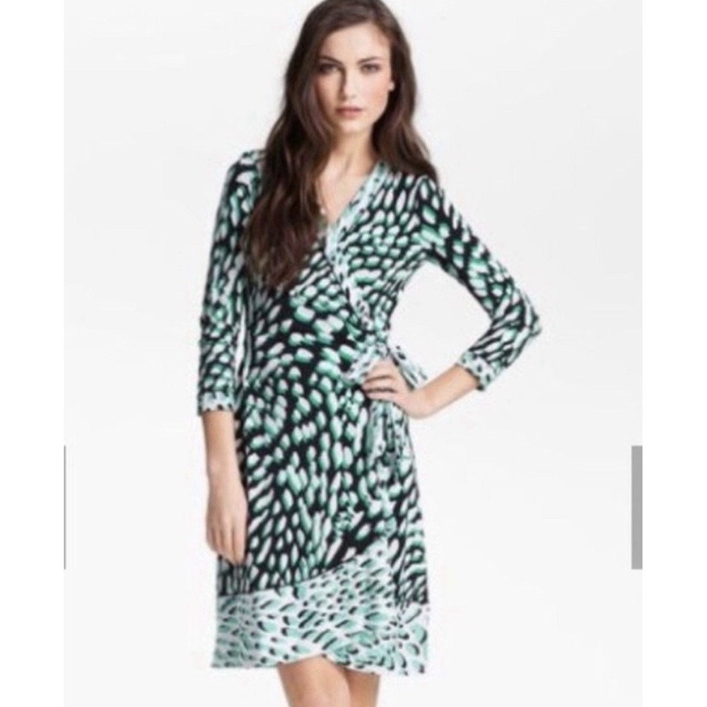 BCBGMaxAzria Quindan Dress in Light Evergreen Size‎ Large Spring Easter Office